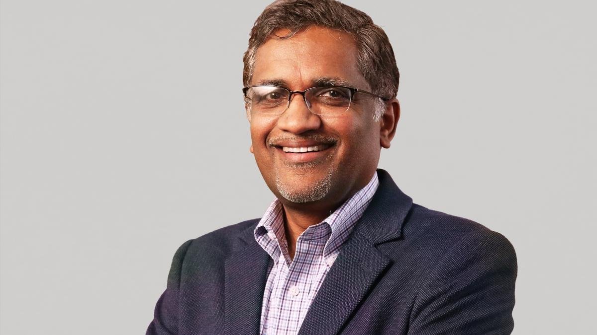 Dev Ganesan CEO of PathFactory's headshot.
